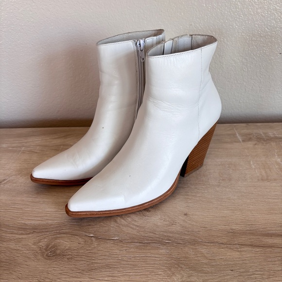 Jeffrey Campbell White Heeled‎ Booties Size 7 - Picture 1 of 12